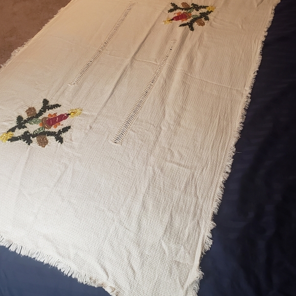 Vintage Christmas Table-Runner - Picture 3 of 8